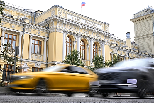 В ЦБ объяснили, как высокая ключевая ставка влияет на россиян