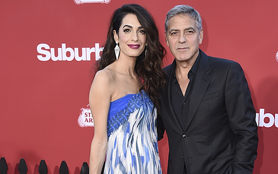 Джордж Клуни появился на премьере своего режиссерского фильма «Субурбикона» с женой Амаль и тещей