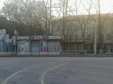 В Курске на Перекальского демонтируют павильоны