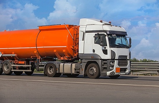 Новак поддержал предложение Минэнерго по продлению запрета на экспорт бензина