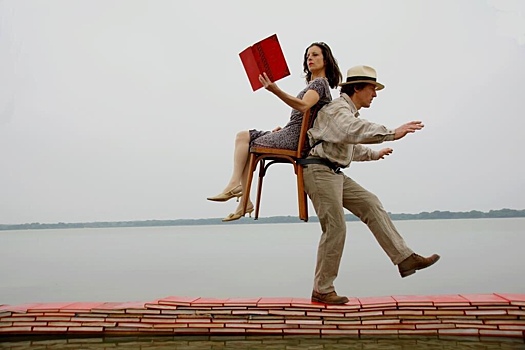 В Саратове открылась выставка французского фотохудожника «Livres en vie»