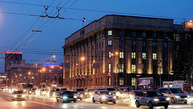 Критики просят власти Новосибирска помочь драмтеатру с помещением