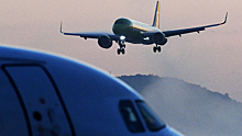 Грузовой самолет компании Polar Air Cargo совершил экстренную посадку в Токио