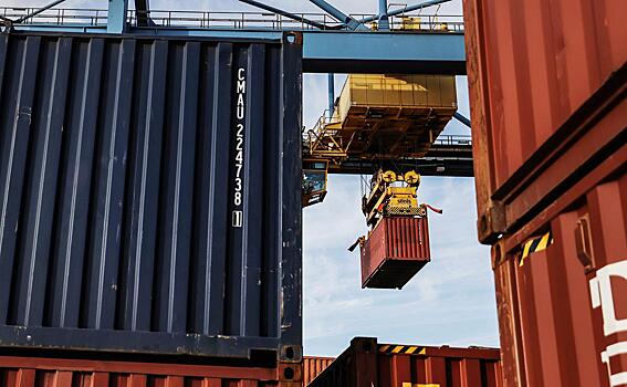 Дефицит бюджета США снизился на фоне ужесточения торговой войны