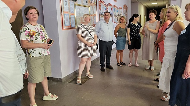 Депутат Лазутина провела встречу с руководством Одинцовской гимназии №14