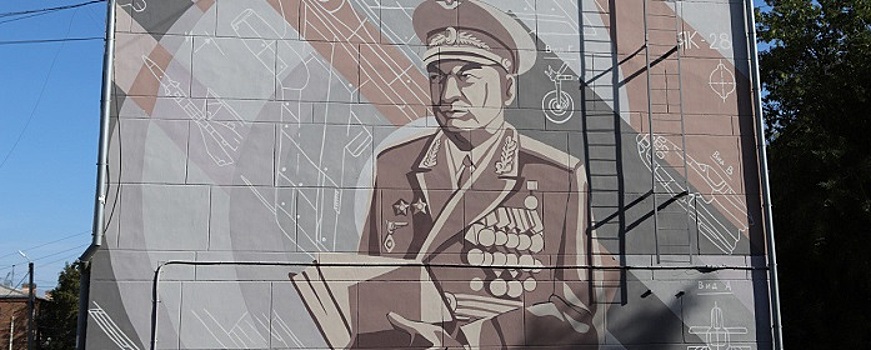 В городке ИВАТУ строители завершают благоустройство аллеи генерала Калицова
