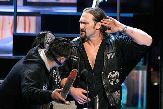 Играющий маньяков актер-культурист покалечил соседа из-за еды