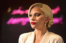 Видео: Леди Гага на съемках "Джокера 2" танцует на лестнице