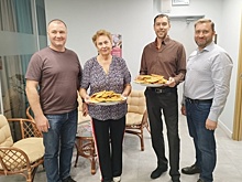 Глава управы района Савелки посетил мастер-класс Общественных советников по приготовлению чебуреков