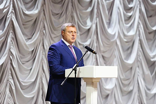 Астраханский губернатор пообещал учителям региона премию в честь начала учебного года