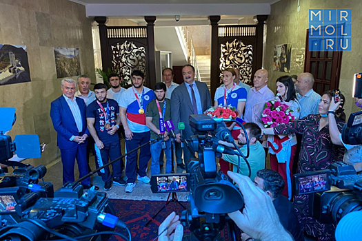 We will ROC you: Дагестанских олимпийцев чествовали в аэропорту Махачкалы