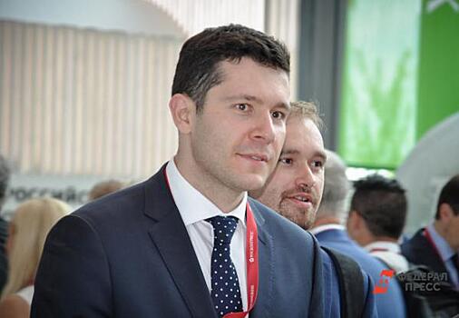 Калининградские депутаты утвердили повышение зарплаты губернатору