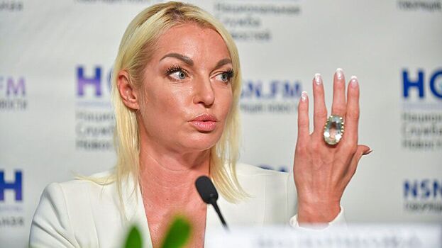 Волочкова повесила на домработницу из Таджикистана рабочие звонки