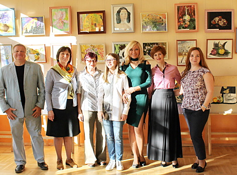 В Школе № 2086 прошла авторская выставка Варвары Кузнецовой