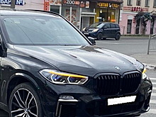 В Калуге под колеса BMW X5 попала 72-летняя женщина