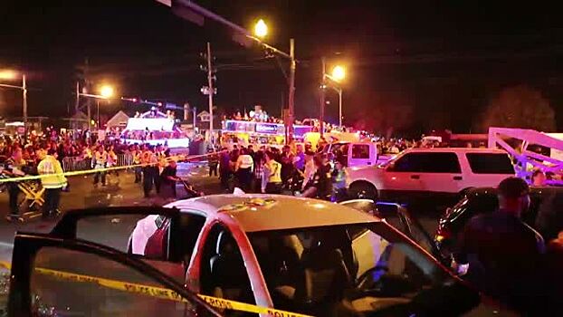 Опубликовано видео с места наезда автомобиля на толпу в Новом Орлеане