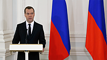 Медведев отрицает существование закона по введению налога на бездетность