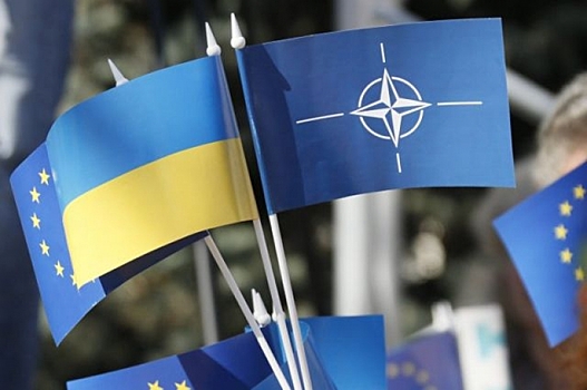 Порошенко назвал сроки вхождения Украины в НАТО