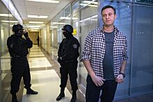 Приставы начали искать имущество Навального для взыскания долгов