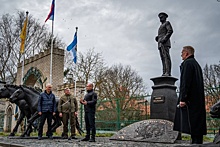 Под Херсоном установили памятник первооткрывателю города Хара-Хото Петру Козлову