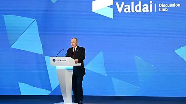 Путин назвал себя плотником четвертого разряда