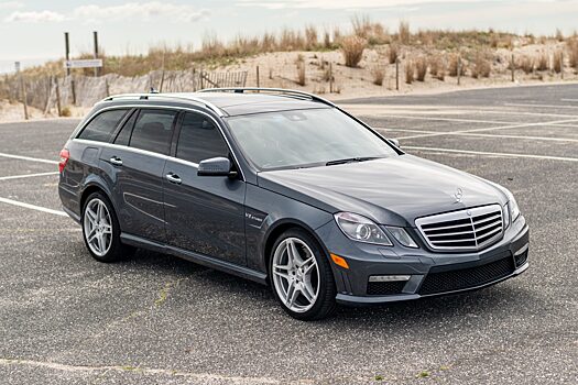 ?На торги выставили Mercedes-Benz E63 AMG Wagon для всей семьи
