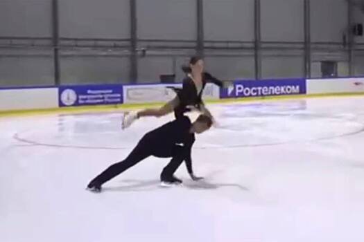 14-летняя российская фигуристка упала с поддержки и ударилась головой об лед