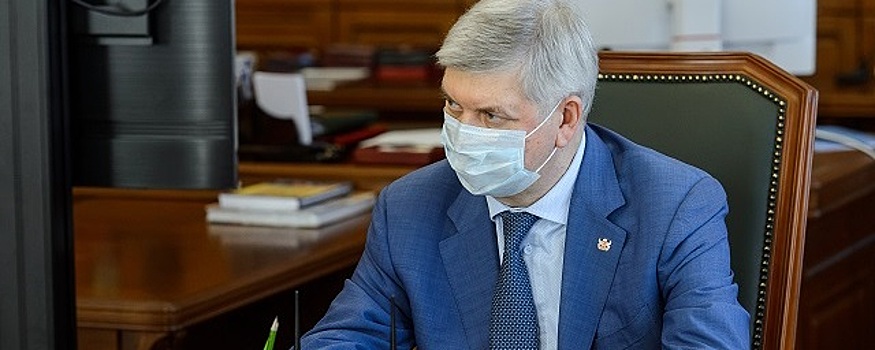 Александр Гусев предложил осудить с экспертами вопрос снятия ограничений для заведений общественного питания