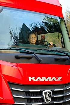 Начались съемки комедии "Дальнобойщица", где муж и жена меняются ролями в семье