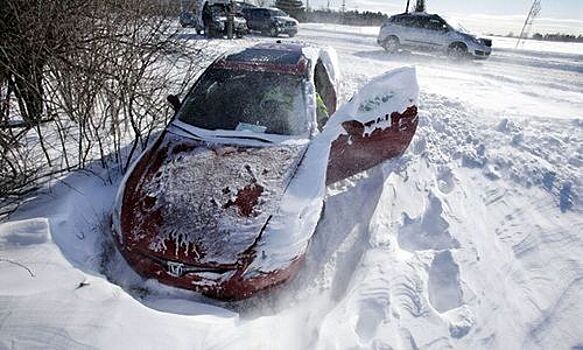 В Крыму сотрудники полиции оказали помощь женщине-водителю, которая попала в ДТП