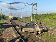 В Канском районе столкнулись грузовой поезд и автомобиль