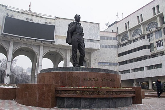 В Кыргызстане увековечат память о 75 персонах и двух исторических событиях