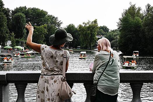 Синоптик Позднякова предупредила москвичей о дождливой погоде в выходные