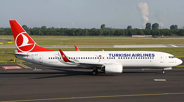 Борт Turkish Airlines, летевший из Турции в Санкт-Петербург, приземлился в Вильнюсе