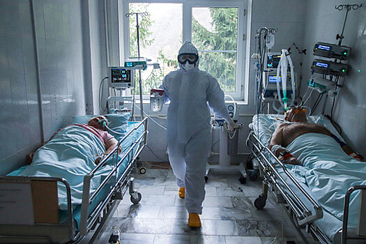 Иммунолог Крючков заявил о росте смертности из-за штамма коронавируса "омикрон"