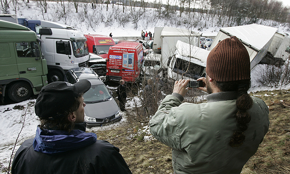 20 марта 2008 года во время сильного снегопада 231 автомобиль столкнулся на шоссе D-1 в Чехии в крае Высочина.