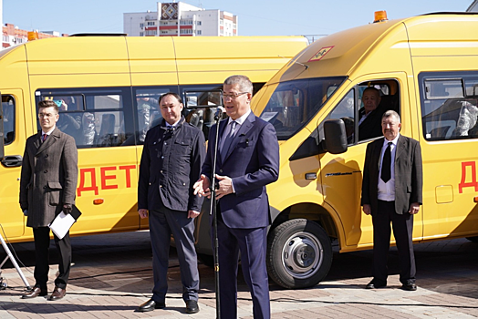 Школы Башкирии получили 45 новых автобусов марки «ГАЗ»
