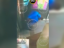 Момент падения актера из «Глухаря» на стеклянную дверь попал на видео