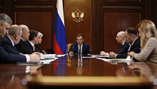 Медведев: идея выпуска облигаций для россиян не нова
