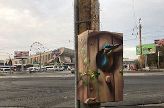 Челябинцы возмущены, зачем власти закрасили арт-объект серой краской