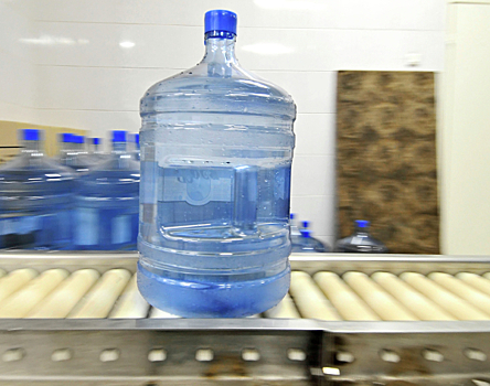 Производитель питьевой воды и вакцин стал самым богатым человеком в Китае