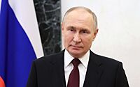 Путин поручил повысить удовлетворенность россиян работой чиновников