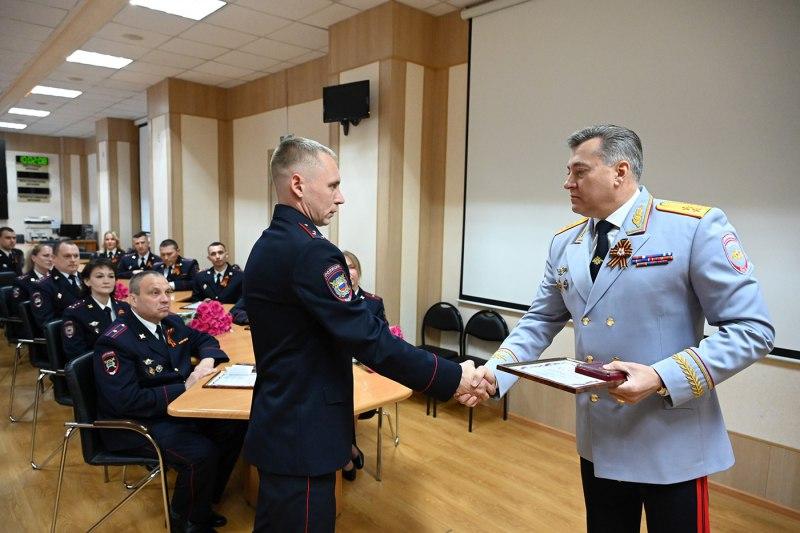 Полицейские Челябинской области награждены за достойное выполнение задач в новых регионах