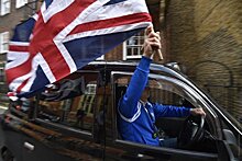 Британия выделит £490 млн на возвращение паспортам синей обложки