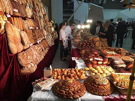 Столичные власти объявили аукционы на право торговли в 30 киосках «Хлеб»