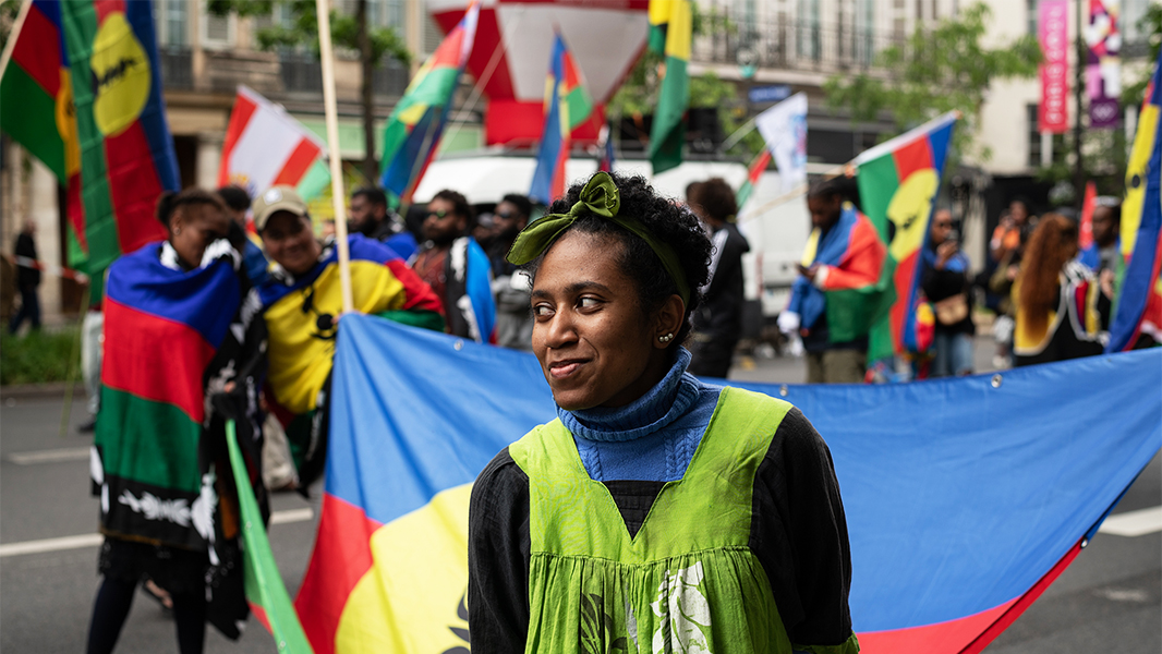 В Новой Каледонии из-за беспорядков планируют ввести режим ЧП