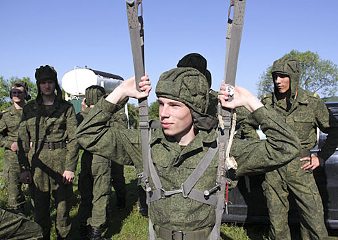 Столичное ДОСААФ подготовило 120 юнармейцев по программе «Юный парашютист»