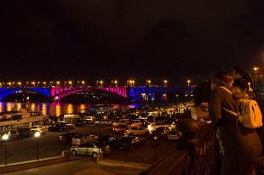 В Красноярске запущена подсветка Коммунального моста
