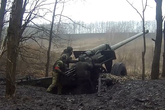 Расчеты гаубиц М-46 мотострелкового полка группировки войск «Север» уничтожили минометные расчеты ВСУ в приграничном районе Курской области