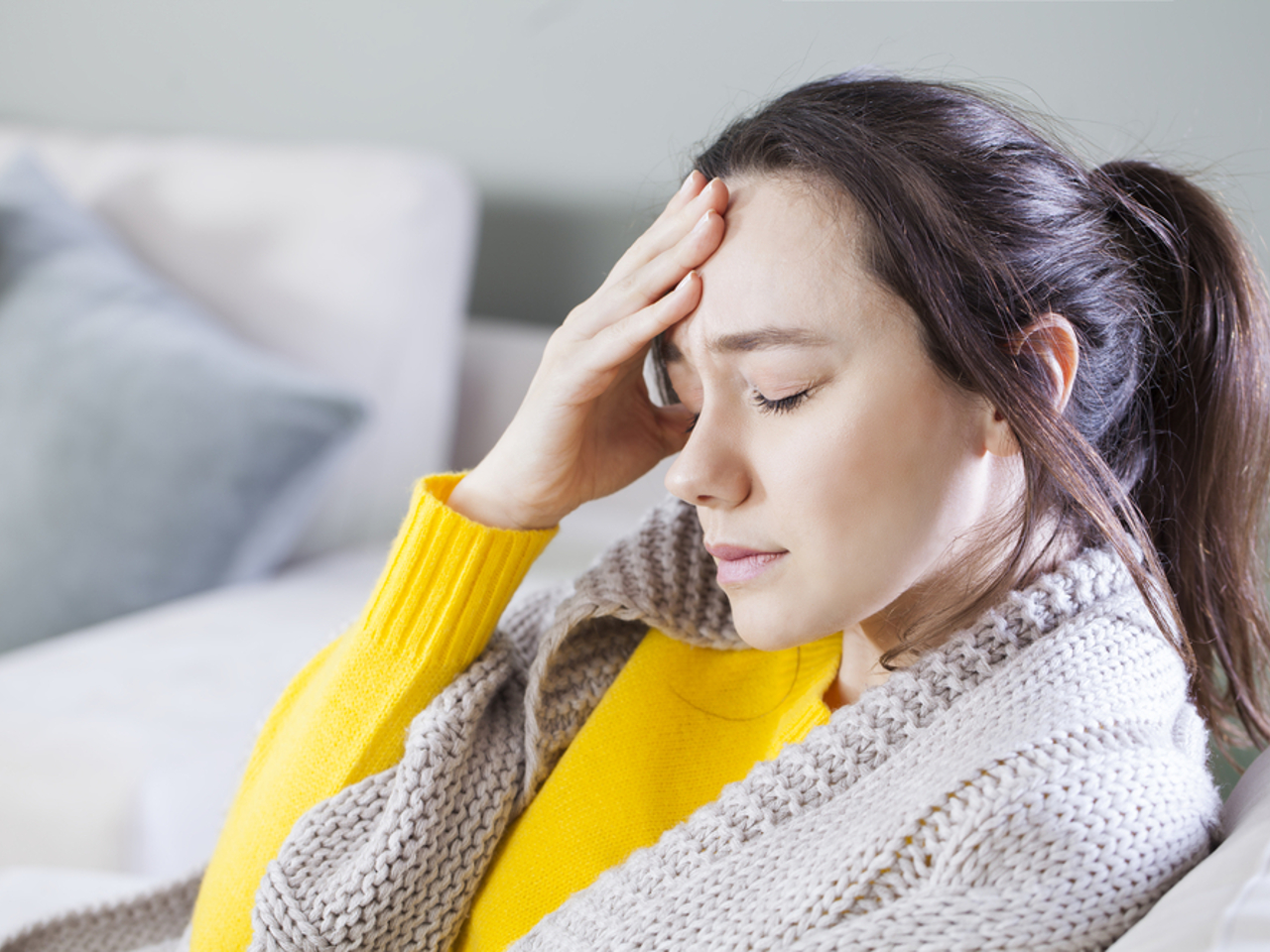 Причины возникновения боли в правом виске